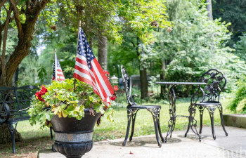 Twin Spruce tourist Home - Sitting Area